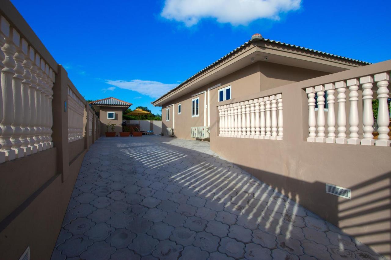 Lovely Caribbean Family Villa With Private Pool Willemstad Eksteriør bilde
